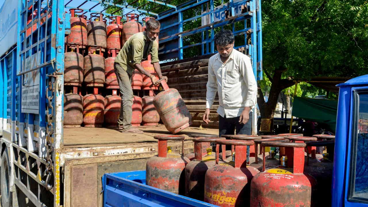 LPG Cylinder New Rules: എല്‍പിജി വില മെയ് മുതല്‍ കൂടും? സിലിണ്ടര്‍ ബുക്കിങും ഈസിയല്ല