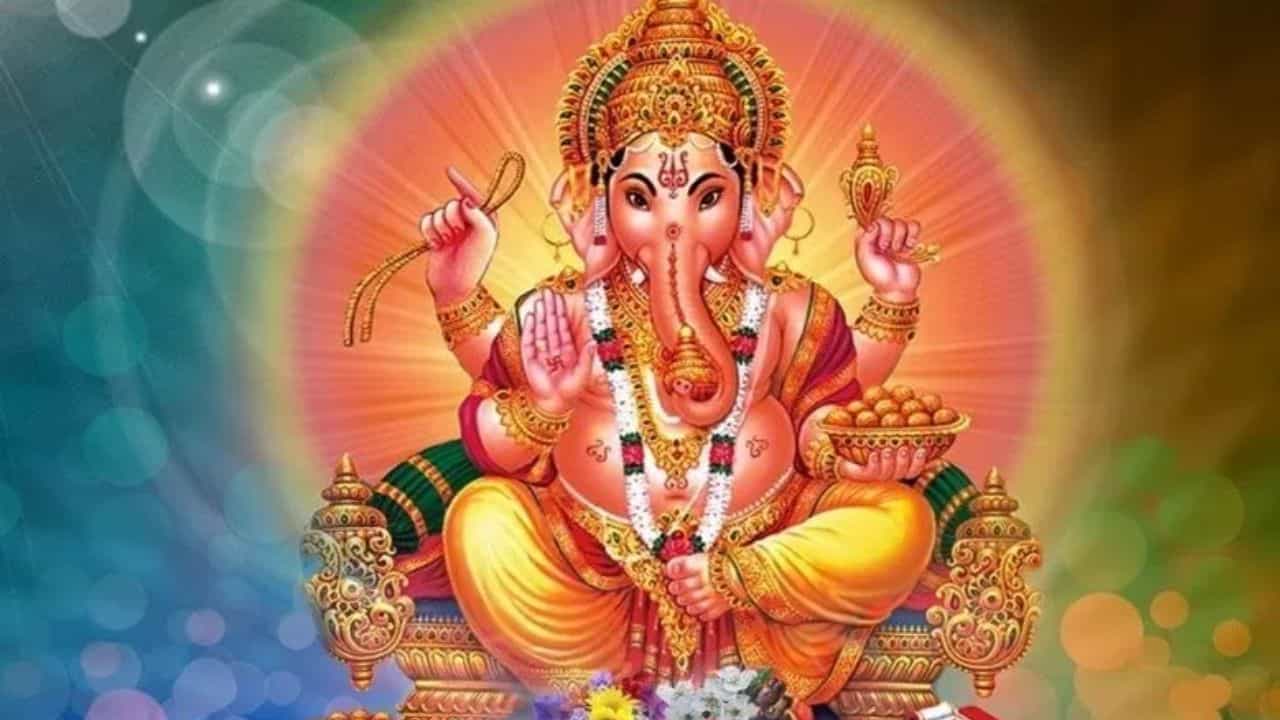Sankashti chaturthi: ഇന്ന് സങ്കഷ്ടി ചതുർത്ഥി; ജീവിതത്തിലെ തടസ്സങ്ങൾ നീങ്ങാൻ ഗണപതി ഭഗവാനെ ഇങ്ങനെ ആരാധിക്കൂ Sankashti chaturthi: ഇന്ന് സങ്കഷ്ടി ചതുർത്ഥി; ജീവിതത്തിലെ തടസ്സങ്ങൾ നീങ്ങാൻ ഗണപതി ഭഗവാനെ ഇങ്ങനെ ആരാധിക്കൂ