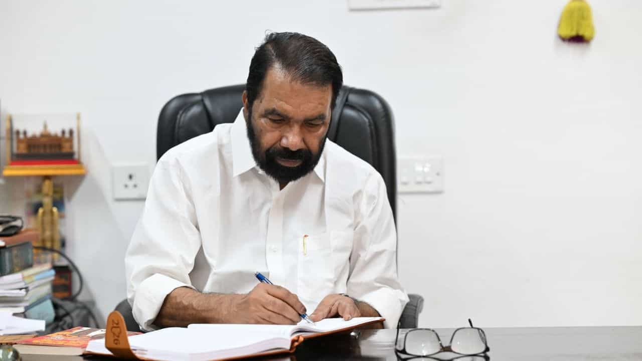 Gulf SSLC Exam 2026: ഗൾഫിലെ എസ്എസ്എൽസി പരീക്ഷ; തിരഞ്ഞെടുപ്പ് കമ്മീഷൻ്റെ അനുമതി തേടാൻ സർക്കാർ