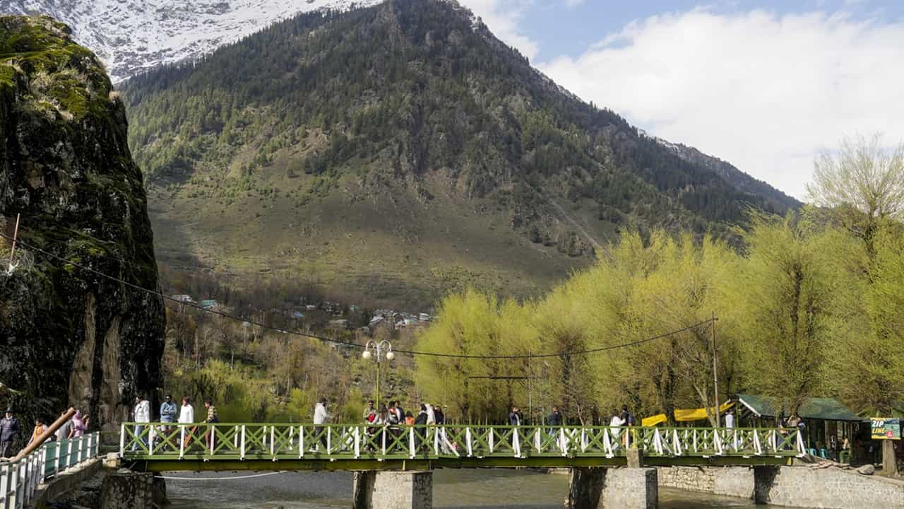 വിനോദസഞ്ചാരികളുടെ സുരക്ഷ മുഖ്യം; വെരിഫിക്കേഷന്‍ ഇനി ക്യുആര്‍ കോഡ് വഴി; പഹല്‍ഗാമില്‍ പുതിയ പരിഷ്‌കാരം
