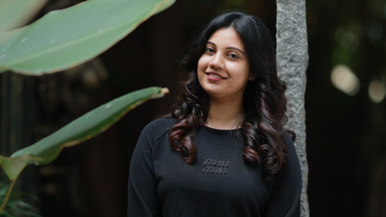 യാത്ര, ഫാഷന്‍, ജീവിതശൈലി തുടങ്ങിയ ഉള്ളടക്കങ്ങളുമായി ബന്ധപ്പെട്ടതായിരുന്നു പര്‍പ്പിളിന്റെ പോസ്റ്റുകള്‍. എന്നാല്‍ 390 രൂപ പ്രതിമാസം നല്‍കി 25,000 ത്തിലധികം ആളുകള്‍ ഈ അക്കൗണ്ട് ഫോളോ ചെയ്യാന്‍ തുടങ്ങിയതോടെ വിഷയം വാര്‍ത്തകളിലിടം നേടി. ഇവര്‍ക്ക് മാസത്തില്‍ ലഭിക്കുന്ന വരുമാനവും കണ്ടന്റുകളും ട്രോളുകള്‍ക്കും മറ്റും വിധേയമാകുകയും ചെയ്തിരുന്നു. 