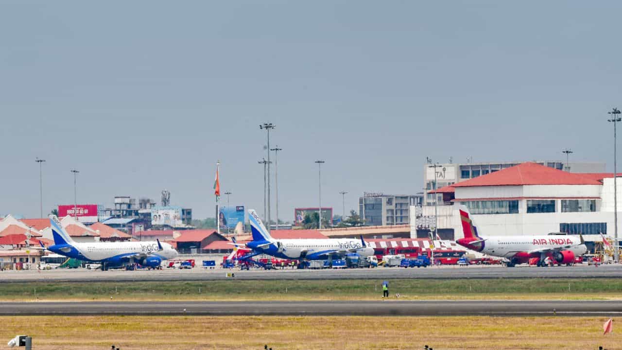 Qatar Airways Resumes: പ്രവാസികൾക്ക് സന്തോഷവാർത്ത, ഖത്തർ എയർവേയ്‌സ് സർവീസുകൾ പുനരാരംഭിച്ചു, റൂട്ടുകൾ ഇതാ.