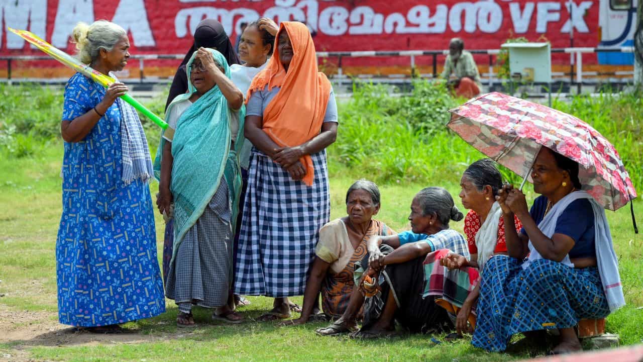 Kerala Weather Update: 12 ജില്ലകളിൽ കൊടുംചൂട്, തണുപ്പിക്കാൻ മഴ പിന്നാലെയുണ്ട്