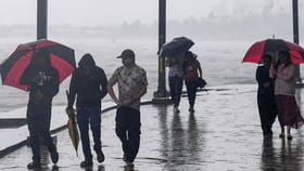 സൗദിയിൽ വ്യാപക മഴയോ? ശക്തമായ കാറ്റിനും മിന്നൽ പ്രളയത്തിനും സാധ്യത