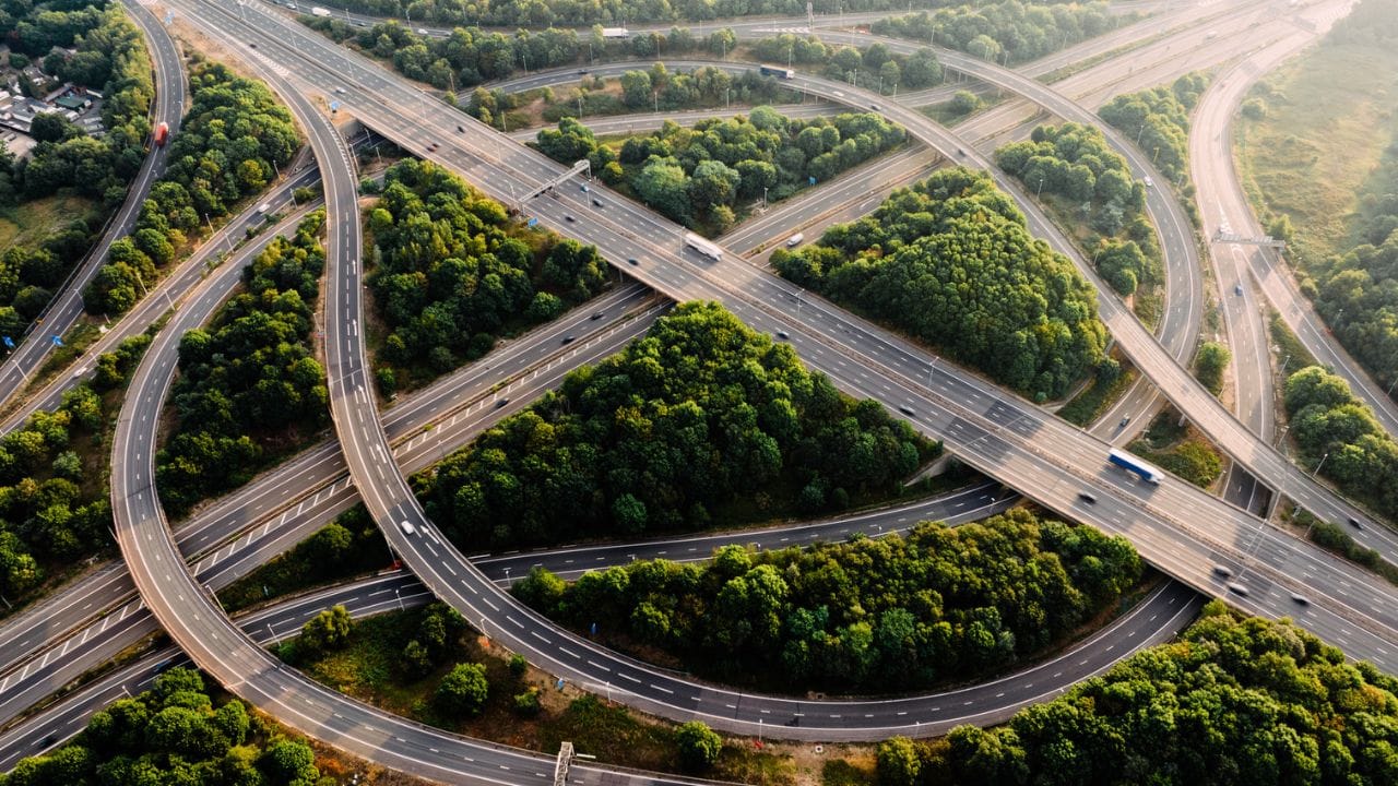 നിലവില്‍ ഉപമുഖ്യമന്ത്രി ഡികെ ശിവകുമാറിന്റെ നിര്‍ദേശപ്രകാരമാണ് പദ്ധതിക്ക് വീണ്ടും ജീവന്‍ വെക്കുന്നത്. നഗരത്തിന് ചുറ്റുമുള്ള 12 പ്രദേശങ്ങളെ പരസ്പരം ബന്ധിപ്പിച്ചുകൊണ്ട് കടന്നുപോകുന്നതിനാല്‍ തന്നെ കൂടുതല്‍ ഭൂമിയും പദ്ധതിക്ക് ആവശ്യമാണ്. 210 കിലോമീറ്ററാണ് പാതയുടെ ആകെ നീളം. 

