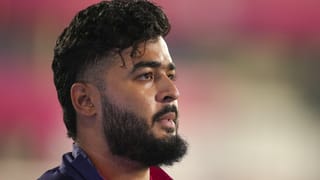 Riyan Parag: അന്ന് നടിമാരുടെ ചൂടന്‍ ചിത്രങ്ങള്‍ തിരഞ്ഞുപെട്ടു; ഇന്ന്‌ പുകവലിയില്‍ കുടുങ്ങി; പരാഗിന്റെ ‘രഹസ്യ’ങ്ങളെല്ലാം അങ്ങാടിപ്പാട്ട്‌