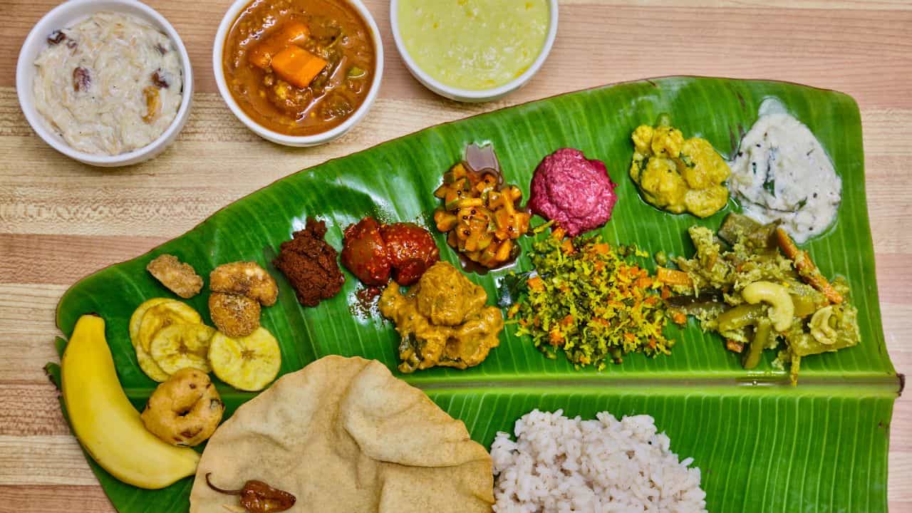 Vishu 2026: സദ്യയൊരുക്കി വിയര്‍ക്കുമോ? പച്ചക്കറി വിലയറിഞ്ഞ് എല്ലാമൊരുക്കാം