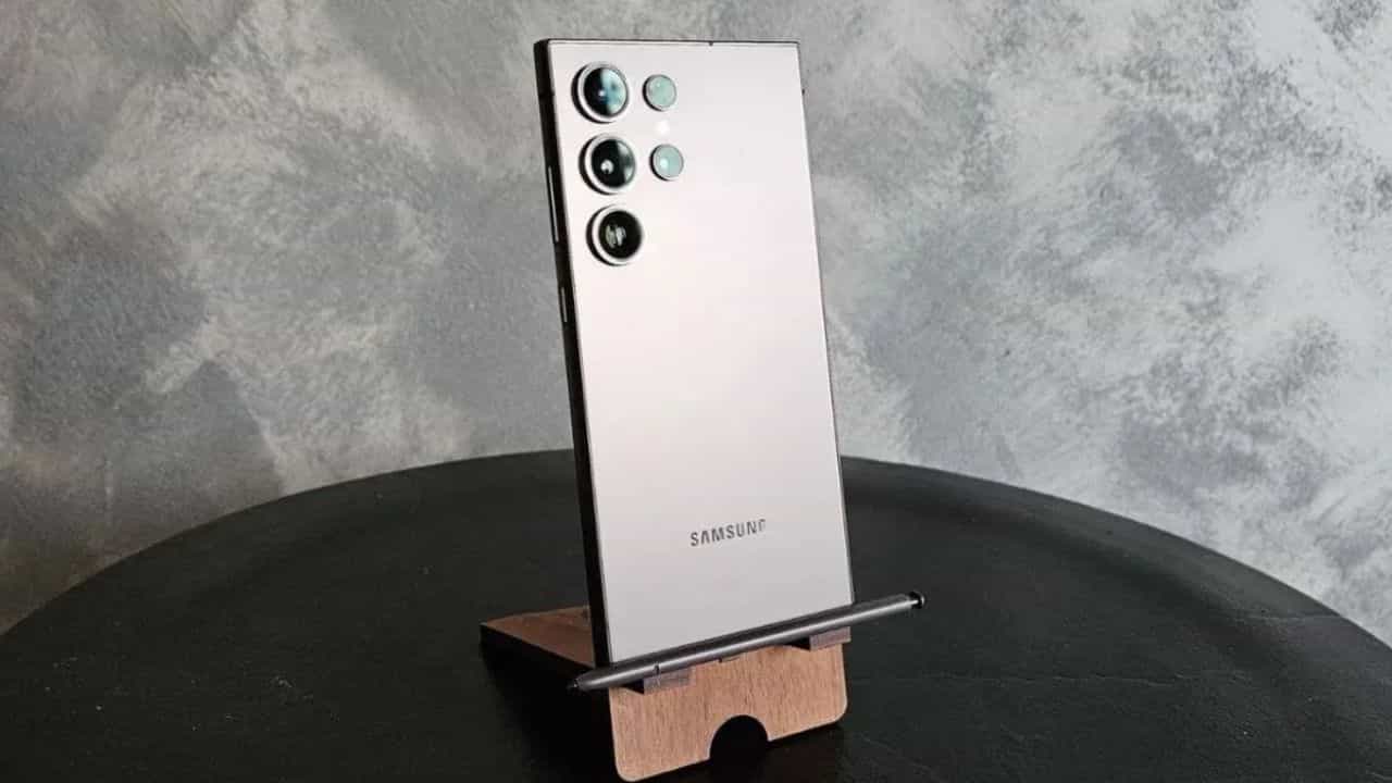 Samsung Galaxy S25 Offer : 20000 രൂപ കിഴിവിൽ എസ്-25 അൾട്ര വിൽക്കാൻ സാംസംഗ്, വഴികൾ പലത്