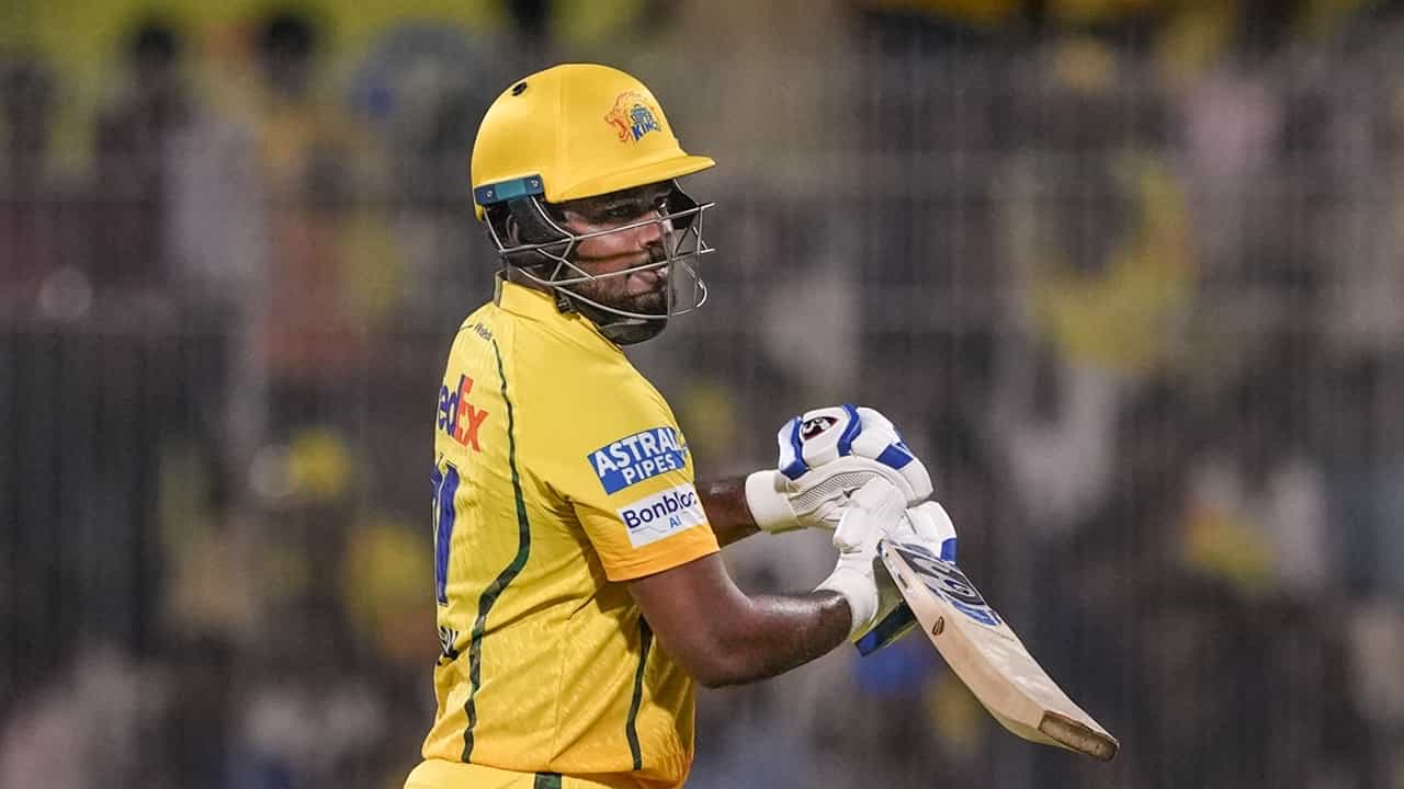 CSK vs SRH: ആദ്യ പന്ത് സിക്‌സ്, പിന്നാലെ ഔട്ട്! സഞ്ജുവിന് നിരാശ