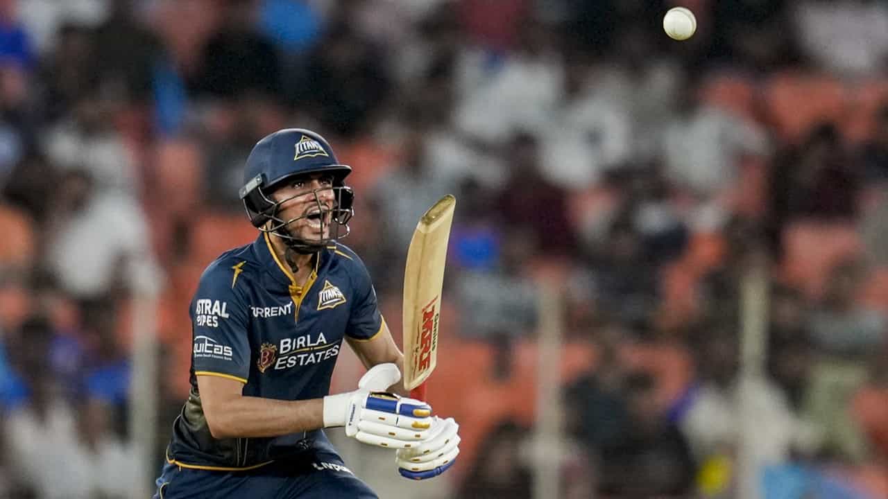 Shubman Gill: അമ്പട കേമാ, ഗില്‍ കുട്ടാ! ബാറ്റര്‍മാര്‍ അടപടലമായിട്ടും കുഴപ്പമില്ല; കുറ്റം മുഴുവന്‍ ബൗളര്‍മാര്‍ക്ക്‌