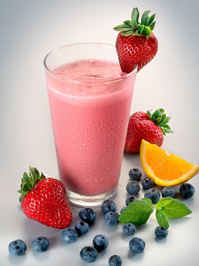 സമ്മറിൽ കൂളാകാൻ സ്ട്രോബറി ഷേക്ക്! സിമ്പിളാണ്