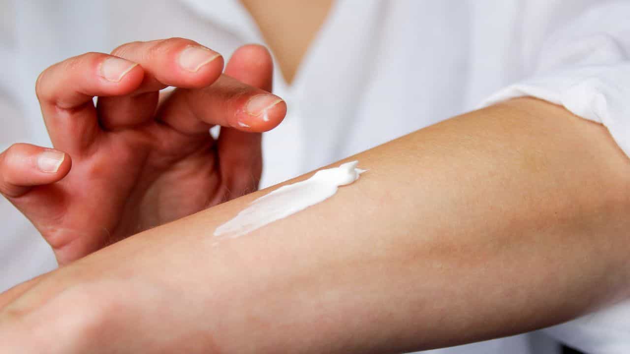 Sunburn Prevention: സൂര്യാതപമേറ്റാൽ ആദ്യം ചെയ്യേണ്ടത് എന്ത്? ലക്ഷണങ്ങൾ കണ്ടാൽ ശുശ്രൂഷ നൽകേണ്ടത് ഇങ്ങനെ