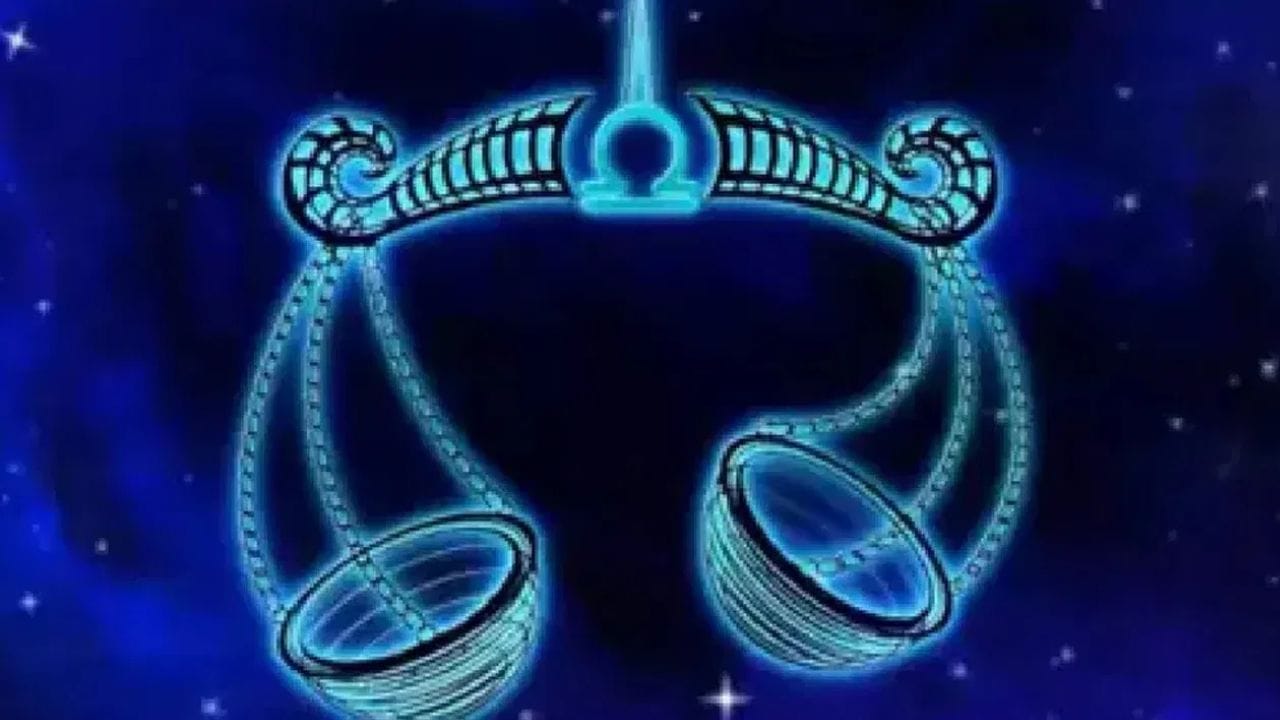 തുലാം: തുലാം രാശിക്കാരുടെ പതിനൊന്നാം ഭാവത്തിലാണ് സൂര്യൻ സഞ്ചരിക്കുന്നത്. ഇത് നിങ്ങളുടെ ബന്ധങ്ങളിൽ പല പ്രശ്നങ്ങളും സൃഷ്ടിക്കാൻ സാധ്യത. നിങ്ങളുടെ ബന്ധങ്ങൾ വഷളാക്കിയേക്കാം. ക്ഷമയോടെ ആത്മവിശ്വാസത്തോടെ മാത്രം എല്ലാ കാര്യങ്ങളും ചെയ്യുക. ബിസിനസിൽ നിങ്ങൾക്ക് ബുദ്ധിമുട്ടുകൾ നേരിടേണ്ടതായി വന്നേക്കാം. പ്രൊഫഷണൽ ജീവിതത്തിലും ജാഗ്രത പാലിക്കുക. സാമ്പത്തിക നേട്ടങ്ങൾ കൈവരിക്കുവാൻ സാധ്യത. (PHOTO: TV9 NETWORK)

