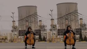 ബോംബിട്ട് തകർക്കുമെന്ന് ട്രംപ്, മുന്നിൽ യുവതി തനിയെ