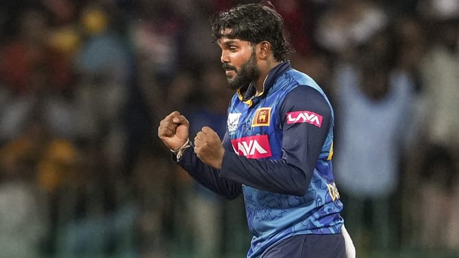 ലഖ്‌നൗ സൂപ്പര്‍ ജയന്റ്‌സിന് തിരിച്ചടി; വനിന്ദു ഹസരങ്ക പരിക്കേറ്റ്