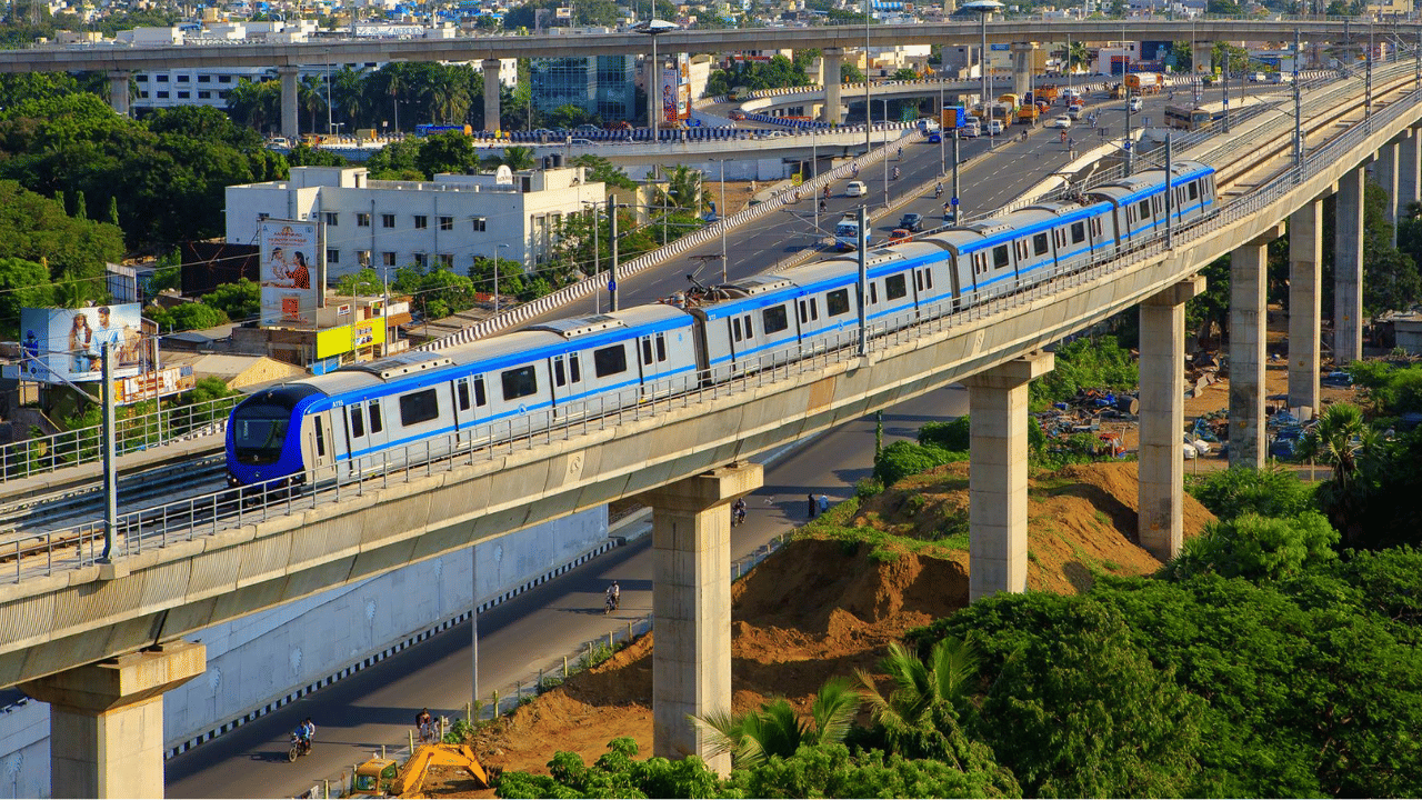 ഐപിഎൽ മത്സരത്തിന്റെ ടിക്കറ്റ് എടുത്ത ആളുകൾക്ക് ചെന്നൈ മെട്രോ റെയിലിൽ മത്സര വേദിയായ ചെപ്പോക്കിലെ എംഎ ചിദംബരം സ്റ്റേഡിയത്തിലേക്ക് ഇത്തരത്തിൽ സൗജന്യമായി യാത്ര ചെയ്യാവുന്നതാണ്.
