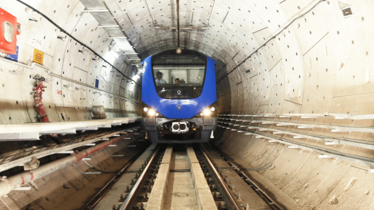 Chennai Metro: വെറും 50 രൂപ, 45 സ്റ്റേഷനുകൾ ചുറ്റിക്കറങ്ങാം, റെഡ് ലൈൻ പൊളിയല്ലേ