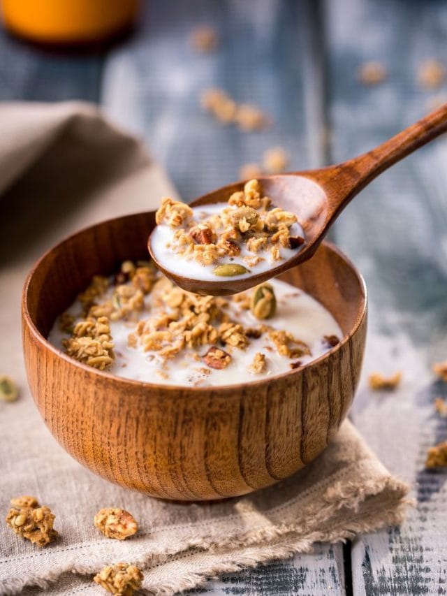 വെറും 15 മിനിറ്റിൽ മാറ്റം; ഓട്‌സ്-പാൽ ഫേസ് പാക്ക് ​ഗുണങ്ങൾ