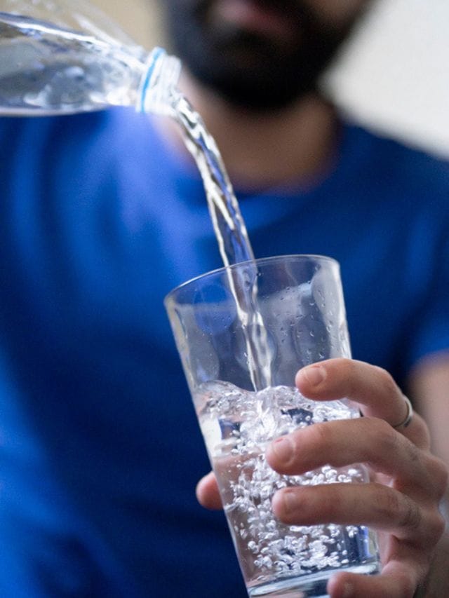 വേനലിൽ ചൂട് വെള്ളമാണോ തണുത്ത വെള്ളമാണോ കുടിക്കേണ്ടത്?