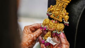 കള്ളനെ പേടിച്ച് സ്വ‍ർണം ഒളിപ്പിച്ചു, ഒടുവിൽ എത്തിയത് ആക്രികടയിലും