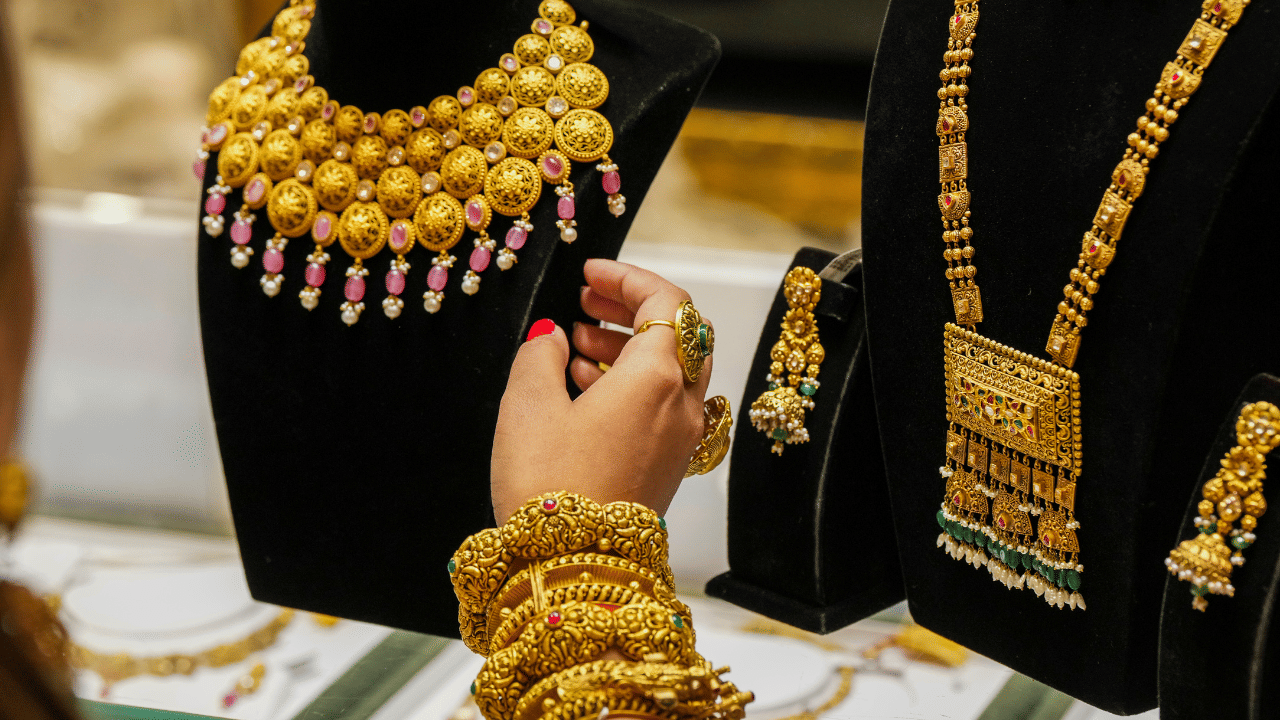 Kerala Gold Rate: സ്വർണവിലയിൽ വൻ വർദ്ധനവ്, കൂടിയത് 2,920 രൂപ; ഇനിയും കാത്തിരിക്കണോ?