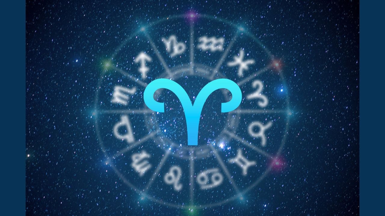  മേടം : ചൊവ്വയുടെ ഈ സംക്രമണം മേടം രാശിക്കാരുടെ ജീവിതത്തിൽ സമ്പത്തും അഭിവൃദ്ധിയും കൊണ്ടുവരും. നിങ്ങൾ ആഗ്രഹിക്കുന്നതെല്ലാം നേടാൻ സാധിക്കുന്ന ഒരു സമയമായിരിക്കും ഇത്. ക്ഷമയോടെ ചിന്തിച്ചു കാര്യങ്ങൾ ചെയ്യുകയും തീരുമാനങ്ങൾ എടുക്കുകയും ചെയ്താൽ നിങ്ങളുടെ ജീവിതത്തിൽ പുതിയ വഴിത്തിരിവായി മാറും. സമ്പത്ത് വർദ്ധിക്കും, സമ്പത്തിനായുള്ള പുതിയ വഴികൾ തുറന്നു വരും, കരിയറിൽ പുരോഗതി കുടുംബത്തിൽ സന്തോഷവും സമാധാനവും, വിവാഹിതരെ സംബന്ധിച്ച് നല്ല സമയമാണ്. വിദ്യാർത്ഥികൾക്കും ഈ കാലയളവിൽ മത്സരപരീക്ഷകളിൽ നിങ്ങളുടെ കഠിന പ്രയത്നതിനുള്ള ഫലം ലഭിക്കാനും സാധ്യത.