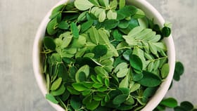 മുരിങ്ങ എടുത്തോ, മുടിക്കൊഴിച്ചിലിനെ പമ്പ കടത്താം