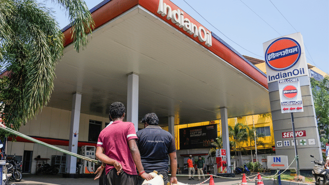 പെട്രോൾ - ഡീസൽ വില വർധിപ്പിച്ച് ഇന്ത്യൻ ഓയിൽ; നിരക്കുകൾ ഇങ്ങനെ