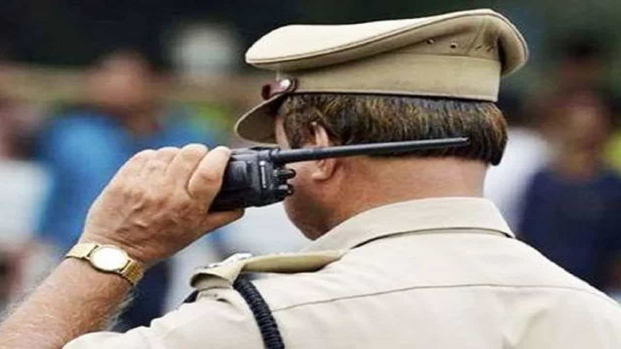 4 വയസ്സുകാരനെ ഓട്ടോയിൽ നിന്ന് വലിച്ചിറക്കി കാലിൽ തൂക്കിയെടുത്ത് തല നിലത്തടിച്ചു; കുട്ടി ഗുരുതരാവസ്ഥയിൽ