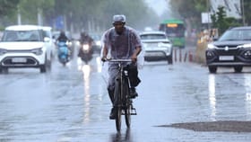 കുടയെടുത്തോണേ, വേനൽ മഴ ഉണ്ട്; അലർട്ട് ഈ ജില്ലകളിൽ