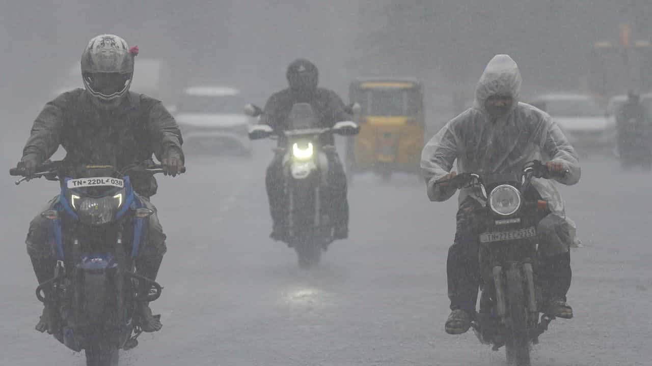 Kerala Weather Update: മൂന്ന് ജില്ലകളിൽ ശക്തമായ മഴ, കൂടെ ഇടിമിന്നലും; ഇന്നത്തെ കാലാവസ്ഥ