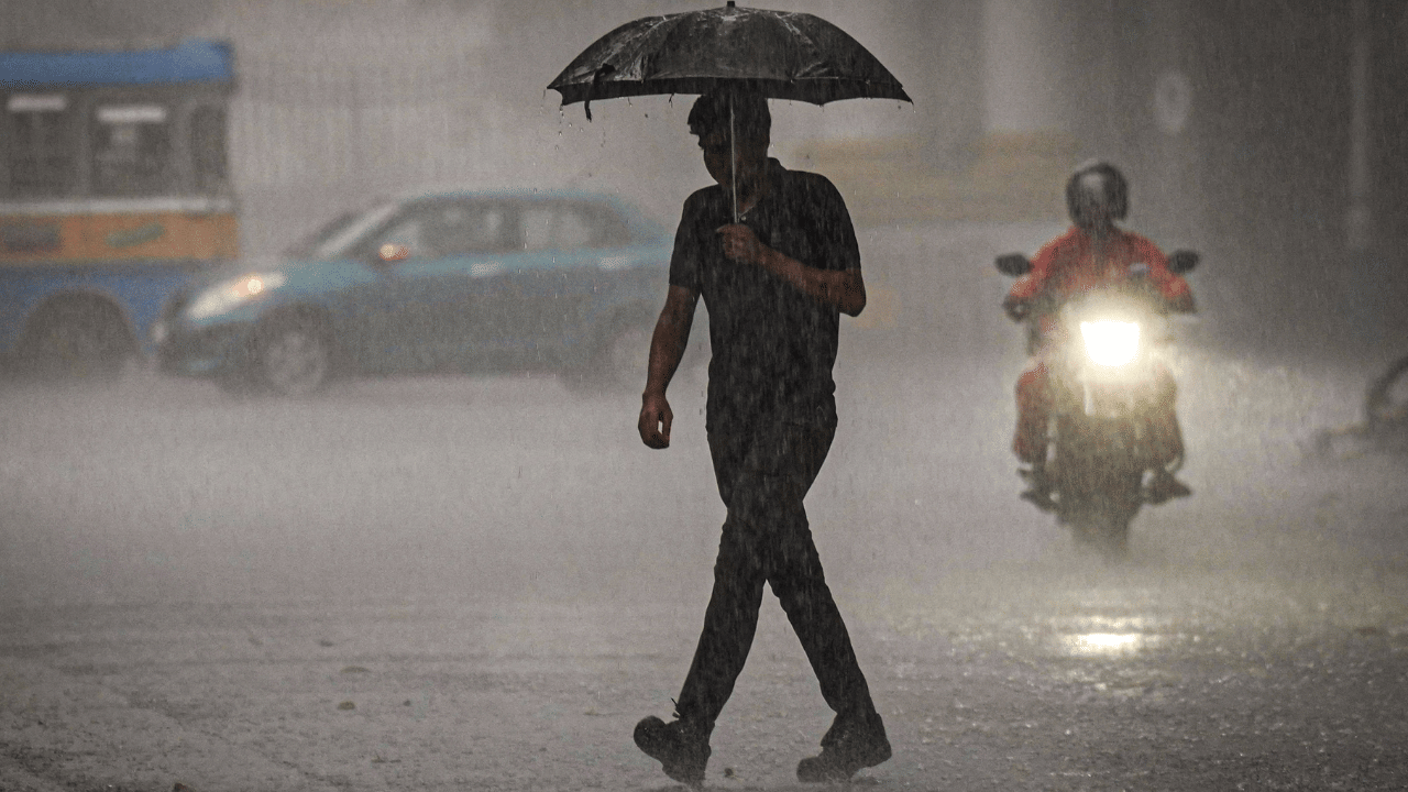 Kerala Weather Update: ആശ്വസിച്ചോളൂ, വേനൽമഴ വരുന്നുണ്ട്, 12 ജില്ലകളിൽ താപനില മുന്നറിയിപ്പ്