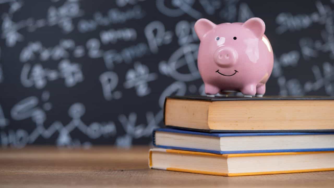 APJ Abdul Kalam Scholarship: പഠിക്കാൻ പണം തടസ്സമാകില്ല, കിട്ടുന്നത് 6,000 രൂപ