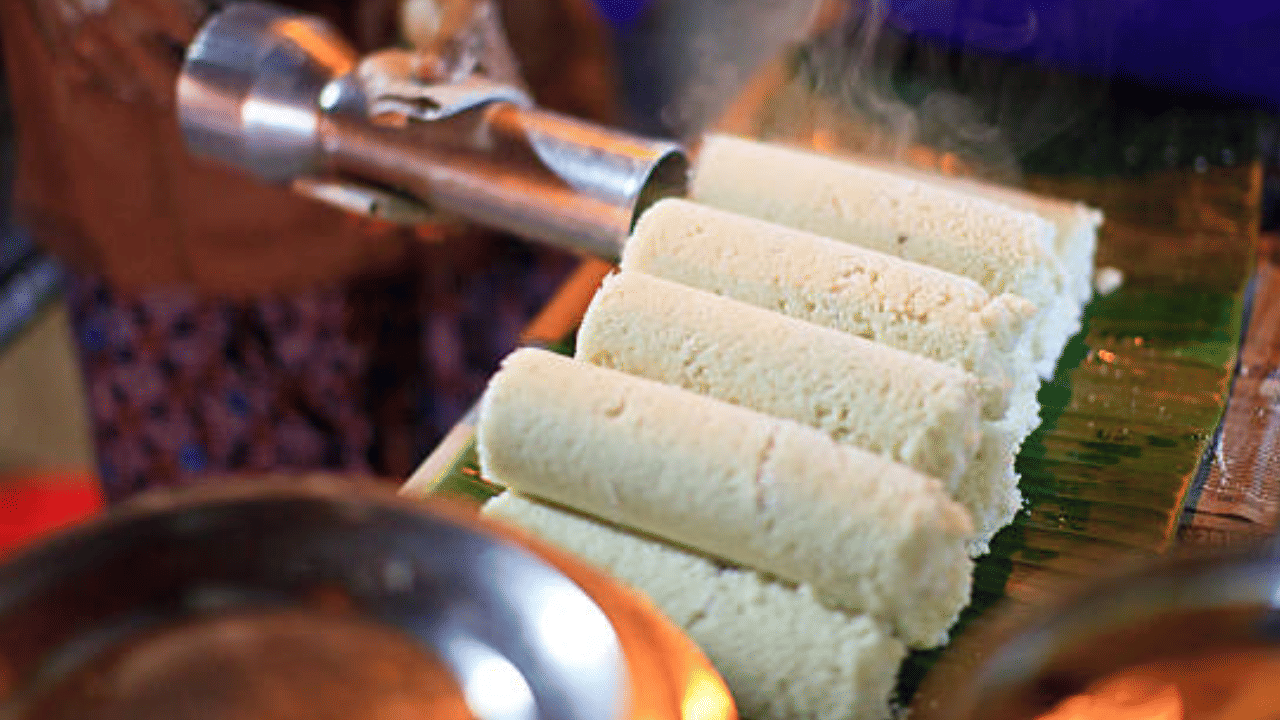 നിയമസഭ തിരഞ്ഞെടുപ്പിൽ വോട്ട് ചെയ്തവർക്ക് വൻ ഓഫറുമായി സപ്ലൈകോ. കേരളീയരുടെ പ്രധാന ഭക്ഷണമായി പുട്ടിന് വേണ്ടിയുള്ള മാവ് ഇനി കുറഞ്ഞ വിലയിൽ നിങ്ങൾക്ക് വാങ്ങിക്കാം. അതും വെറും ഒരു രൂപയ്ക്ക്.
