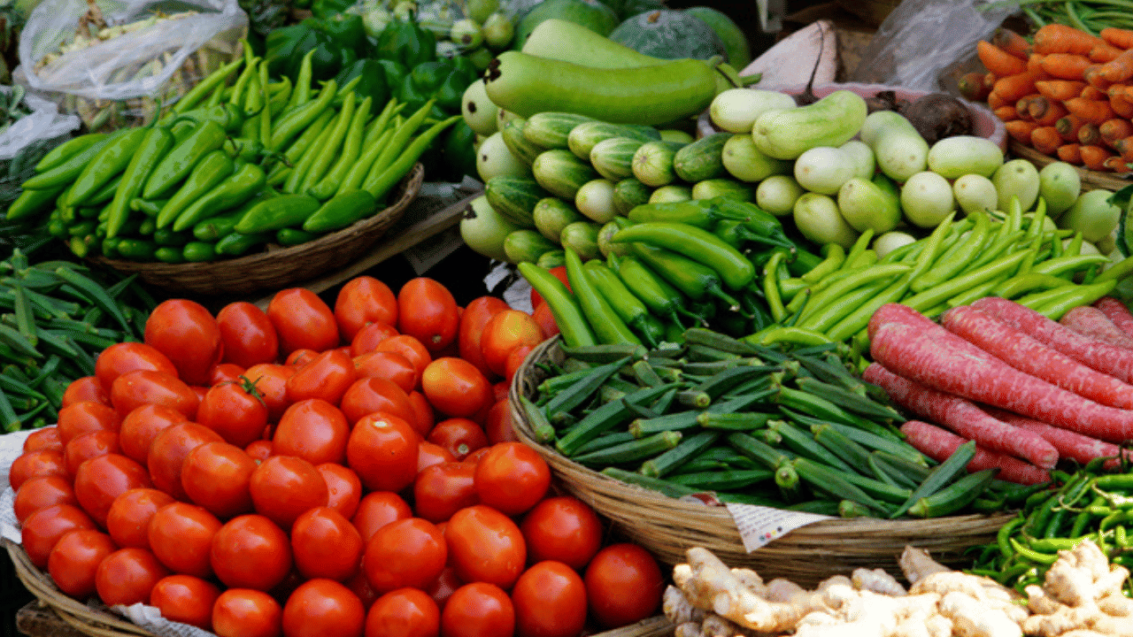 Kerala Vegetable Price Hike: വിഷു വിപണി സജീവം, വില കൂടിയത് ഇവയ്ക്കൊക്കെ