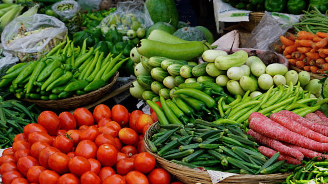 Vegetables: കൊടുംചൂടിൽ ഈ പച്ചക്കറികൾ കഴിക്കല്ലേ, പണി കിട്ടും!