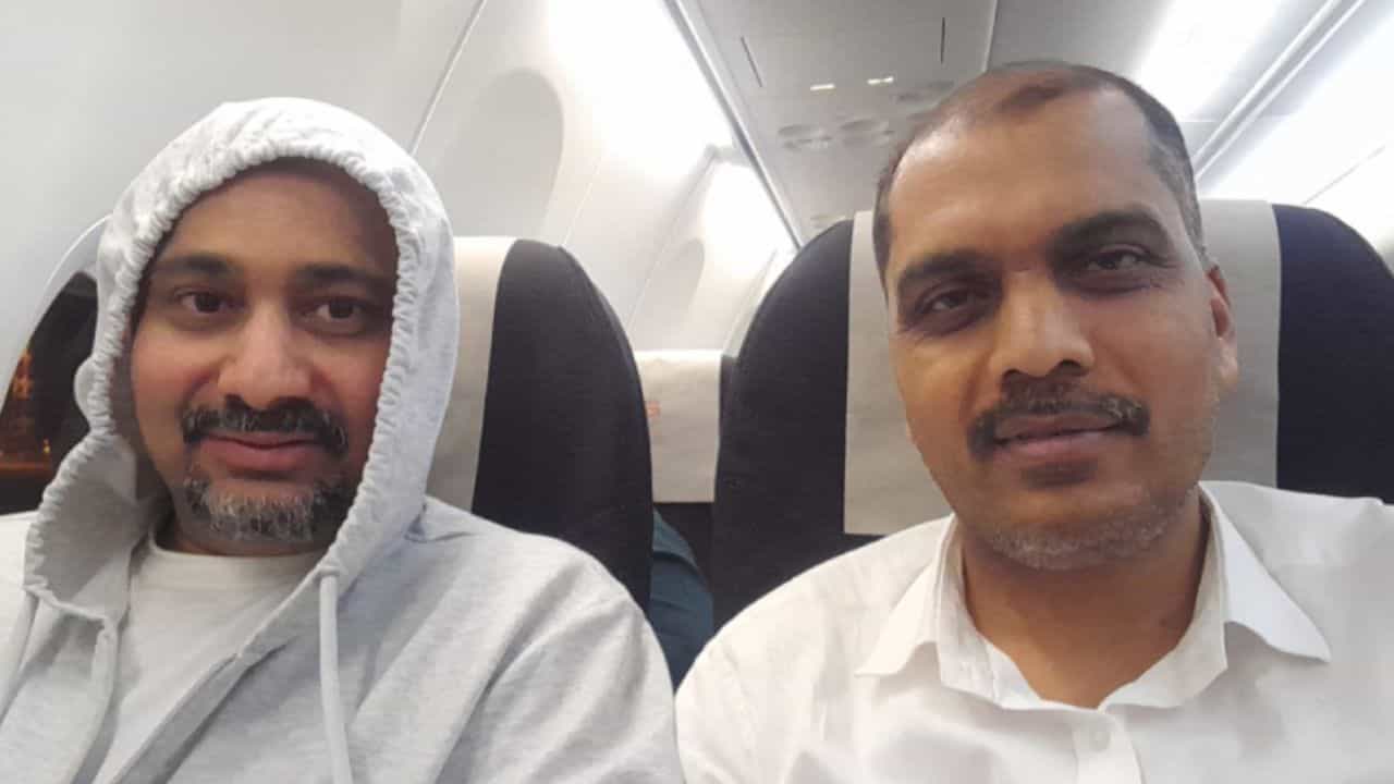 Abdul Rahim: കണ്ണീരില് കുതിര്ന്ന് കരിപ്പൂര്; 20 വര്ഷത്തിന് ശേഷം അബ്ദുള് റഹീം നാട്ടിലെത്തി Abdul Rahim: കണ്ണീരില് കുതിര്ന്ന് കരിപ്പൂര്; 20 വര്ഷത്തിന് ശേഷം അബ്ദുള് റഹീം നാട്ടിലെത്തി