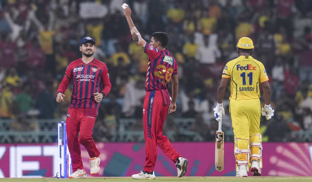 IPL Chit Celebration: ഈ സെലിബ്രേഷനുകള് ക്രിഞ്ചെന്ന് ആരാധകര്; നിരോധിക്കണമെന്ന് മുന് താരങ്ങള്; കടലാസ് കീറുമോ? IPL Chit Celebration: ഈ സെലിബ്രേഷനുകള് ക്രിഞ്ചെന്ന് ആരാധകര്; നിരോധിക്കണമെന്ന് മുന് താരങ്ങള്; കടലാസ് കീറുമോ?