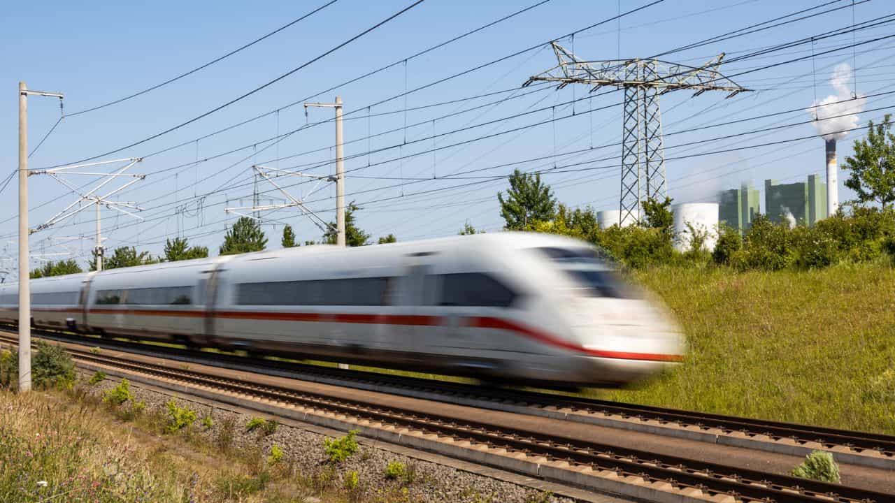 Bengaluru Bullet Train: 2 മണിക്കൂറില്‍ ബെംഗളൂരുവില്‍ എത്തിയാലോ? ബുള്ളറ്റ് ട്രെയിനിന് അനുമതി, അതും ഈ റൂട്ടില്‍
