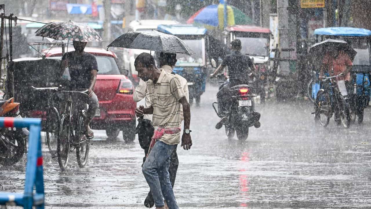 Bengaluru Rain Alert: ബെംഗളൂരുവില്‍ ഇന്ന് മുതല്‍ ഓറഞ്ച് അലര്‍ട്ട്; മഴയുടെ അളവ് കൂടും, ശക്തമായ കാറ്റും ഇടിമിന്നലും
