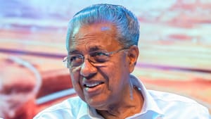 Pinarayi Vijayan: ഇത്തവണയും പതിവ് തെറ്റിച്ചില്ല; വോട്ടെണ്ണുമ്പോള്‍ പിണറായി കണ്ണൂരില്‍ തന്നെ; ക്ലിഫ് ഹൗസ് വിട്ടു