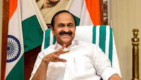 പ്രൊഫൈലിൽ പൂച്ച സെർ, പേരിൽ ഉണ്ണി! മുഖ്യമന്ത്രി ഫോളോ ചെയ്യുന്ന ആ..