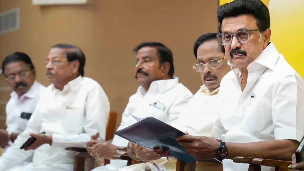 DMK: കാണിച്ചത് വിശ്വാസ വഞ്ചന, പിന്നിൽ നിന്ന് കുത്തി, കോൺഗ്രസ് കാണിച്ചത് പഴയ സ്വഭാവം; ഡിഎംകെ