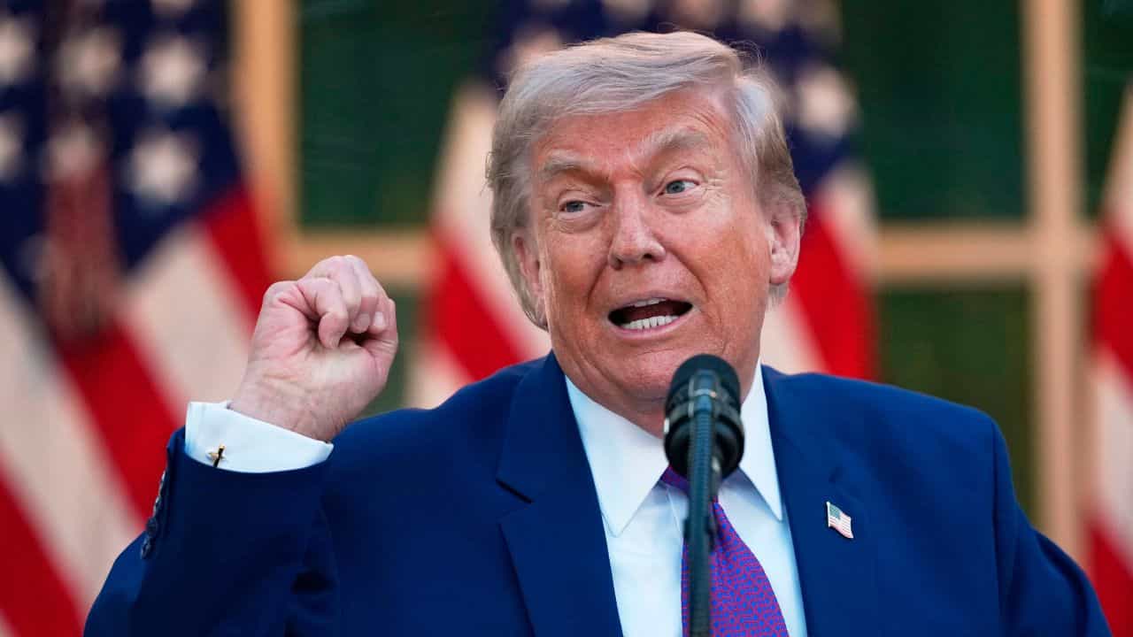 Donald Trump: തിരക്കിട്ട് ഒരു കരാറുമില്ല, ലക്ഷ്യം കാണും വരെ ഹോർമുസ് ഉപരോധം തുടരും; ഡൊണാൾഡ് ട്രംപ് Donald Trump: തിരക്കിട്ട് ഒരു കരാറുമില്ല, ലക്ഷ്യം കാണും വരെ ഹോർമുസ് ഉപരോധം തുടരും; ഡൊണാൾഡ് ട്രംപ്