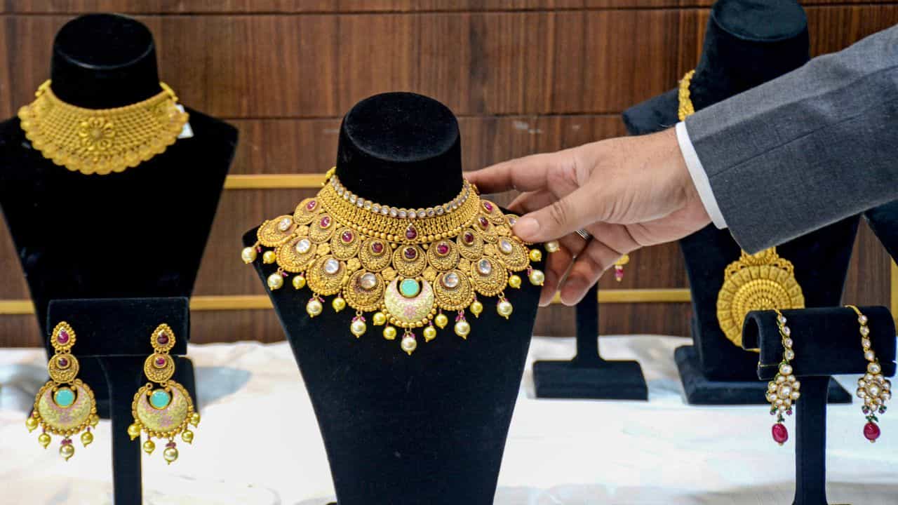Gold Rate Prediction: ഇന്ത്യയില്‍ സ്വര്‍ണത്തിന്റെ ഡിമാന്‍ഡ് കുറയും; അപ്പോള്‍ വിലക്കുറവുണ്ടാകുമോ?