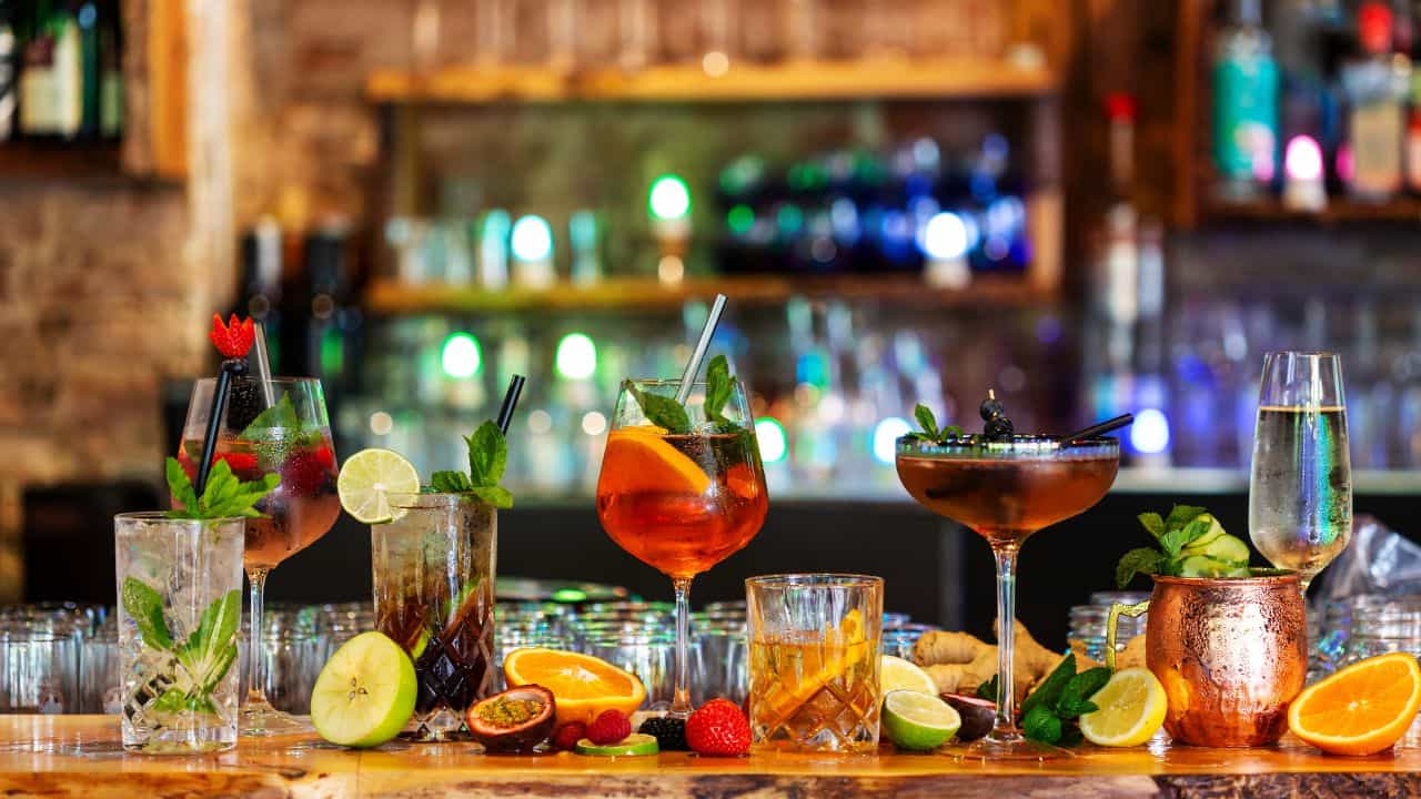 Karnataka New Excise Policy: പ്രീമിയം കുപ്പികള്‍ക്ക് റെക്കോഡ് വിലയിടിവ്; സാധാരണക്കാരുടെ മദ്യത്തിന് വില കൂടും