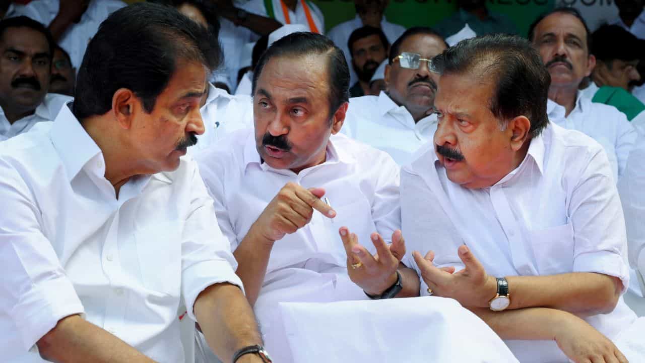 Kerala UDF Government Formation: മന്ത്രിസഭയില്‍ കെസി വേണുഗോപാല്‍ പക്ഷത്തിന് മുന്‍തൂക്കം; ചെന്നിത്തലയ്ക്ക് താങ്ങായി ആളില്ല