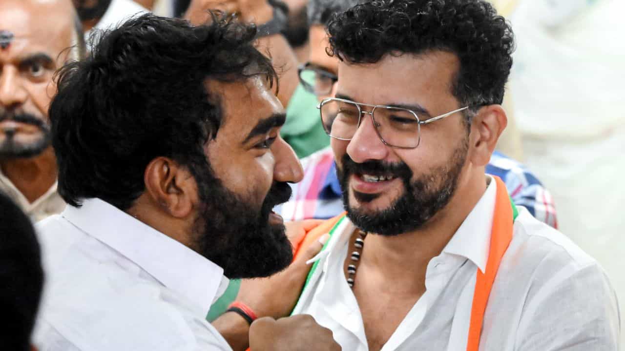 Kerala MLAs Salary: എംഎൽഎമാർക്ക് ശമ്പളം വെറും 2000 രൂപയോ? ആനുകൂല്യങ്ങൾ അതിലേറെ