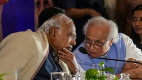 കേരളത്തിന്റെ മുഖ്യമന്ത്രിയെ നാളെ അറിയാം; വ്യക്തമാക്കി ജയറാം രമേശ്