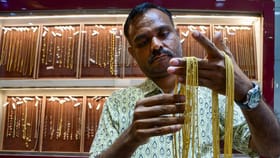സ്വര്‍ണവില ഇന്നും ആശ്വാസത്തില്‍; അവസരം മുതലെടുത്തോളൂ
